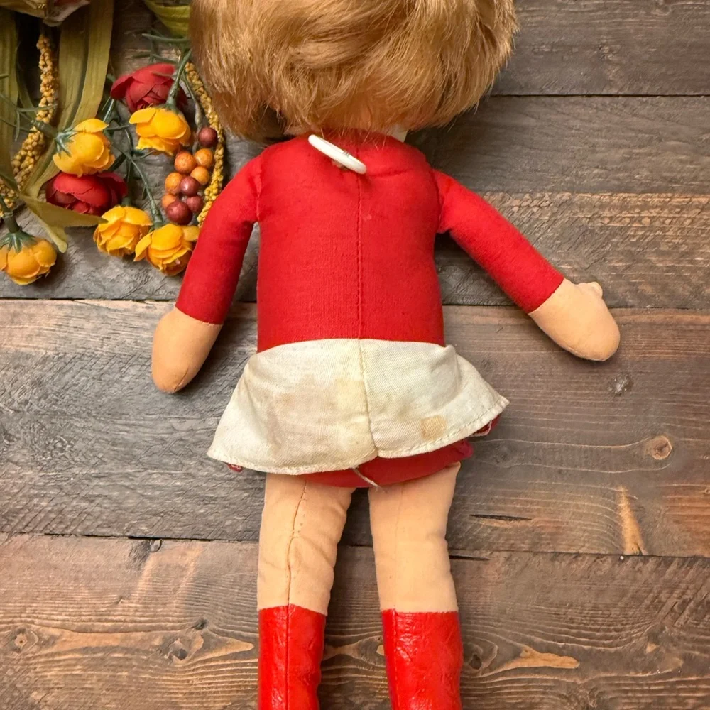 University Of Arkansas 70's vintage DOLL  Mattel CHEERLEADER TALKING PULL STRING